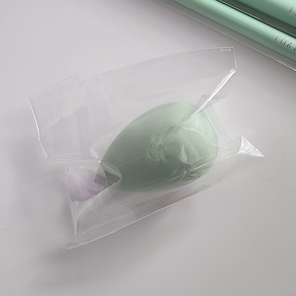 LUXIE FLORALS BRUSH SET - 5 Piece Set - Picture 6 of 12